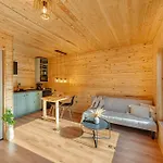 Apusenity- Refugiu Modern In Inima Naturii, Aproape De Villa Kaloşvar