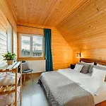 Apusenity- Refugiu Modern In Inima Naturii, Aproape De *