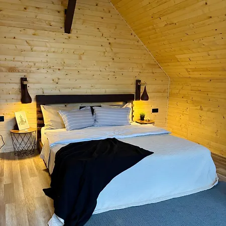 Apusenity- Refugiu Modern In Inima Naturii, Aproape De Villa