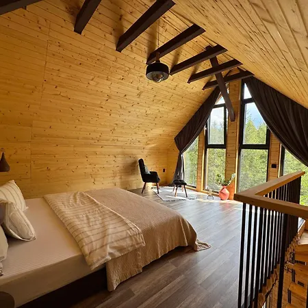 Apusenity- Refugiu Modern In Inima Naturii, Aproape De