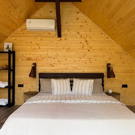 Apusenity- Refugiu Modern In Inima Naturii, Aproape De Вілла