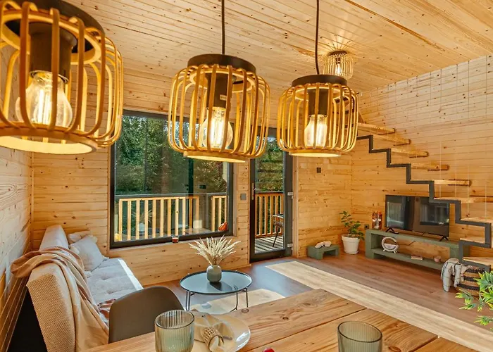 Apusenity- Refugiu Modern In Inima Naturii, Aproape De Клуж-Напока