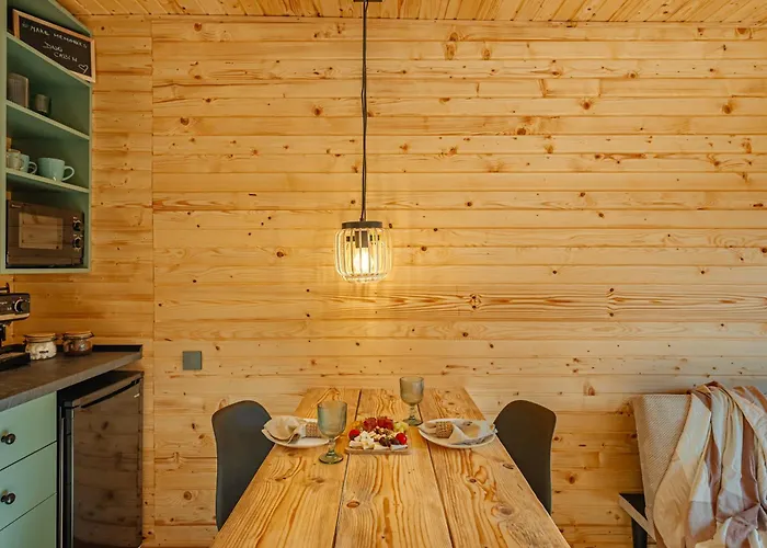 Apusenity- Refugiu Modern In Inima Naturii, Aproape De فيلة