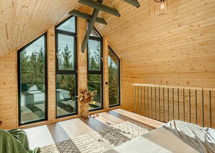 Apusenity- Refugiu Modern In Inima Naturii, Aproape De Вілла *