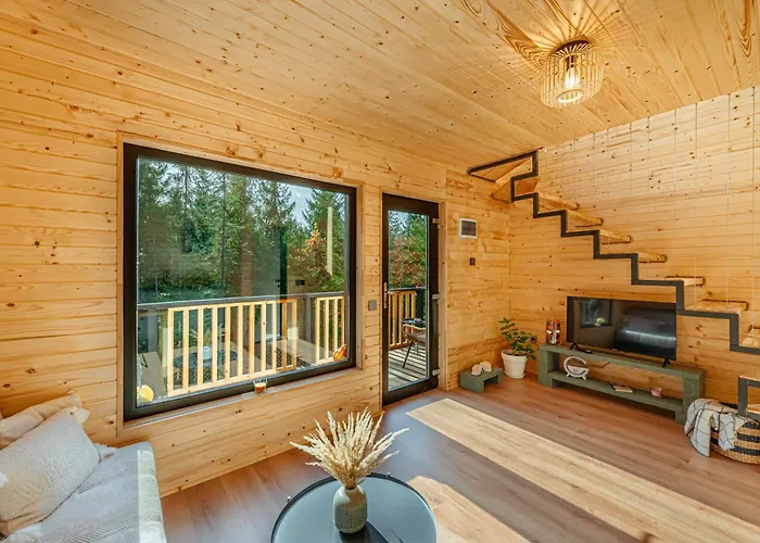 Apusenity- Refugiu Modern In Inima Naturii, Aproape De *