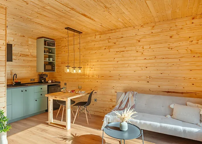 Apusenity- Refugiu Modern In Inima Naturii, Aproape De Вілла