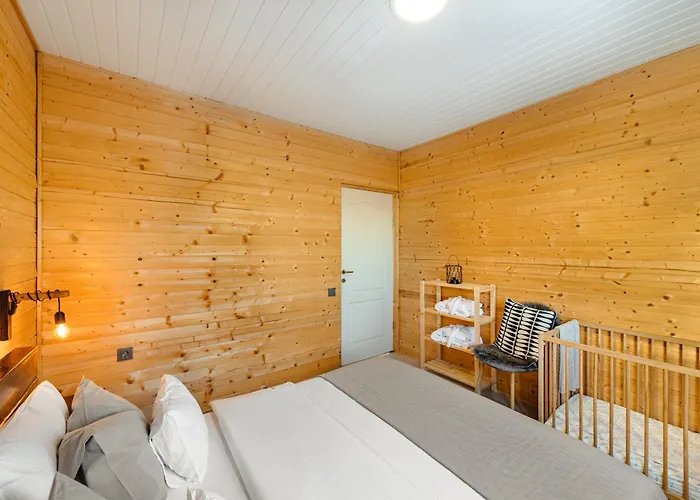 Villa Apusenity- Refugiu Modern In Inima Naturii, Aproape De