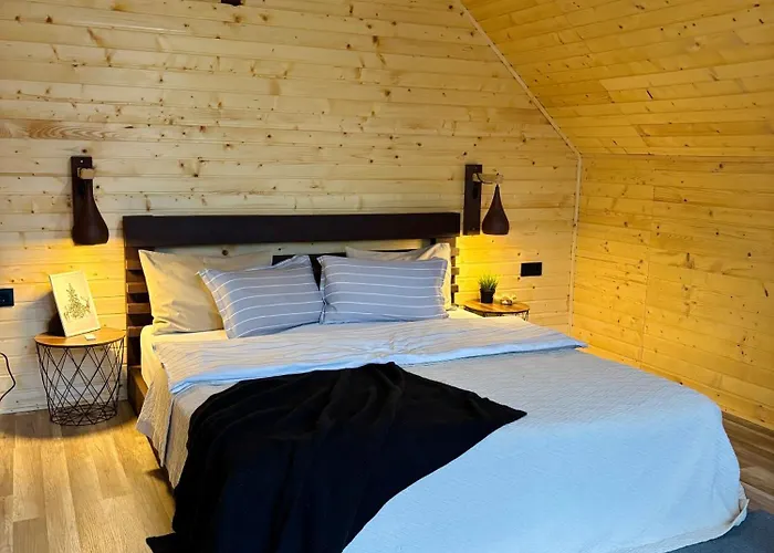 Apusenity- Refugiu Modern In Inima Naturii, Aproape De Вілла